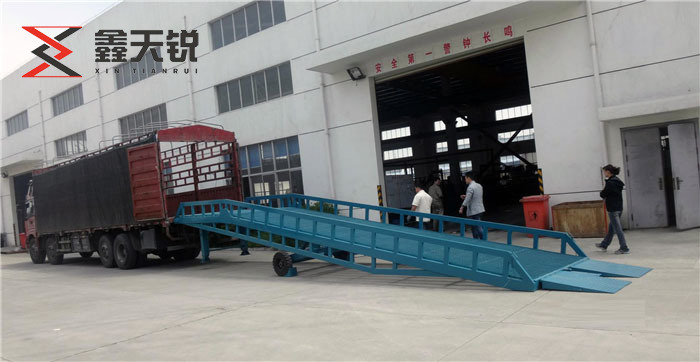 定西移动式登车桥